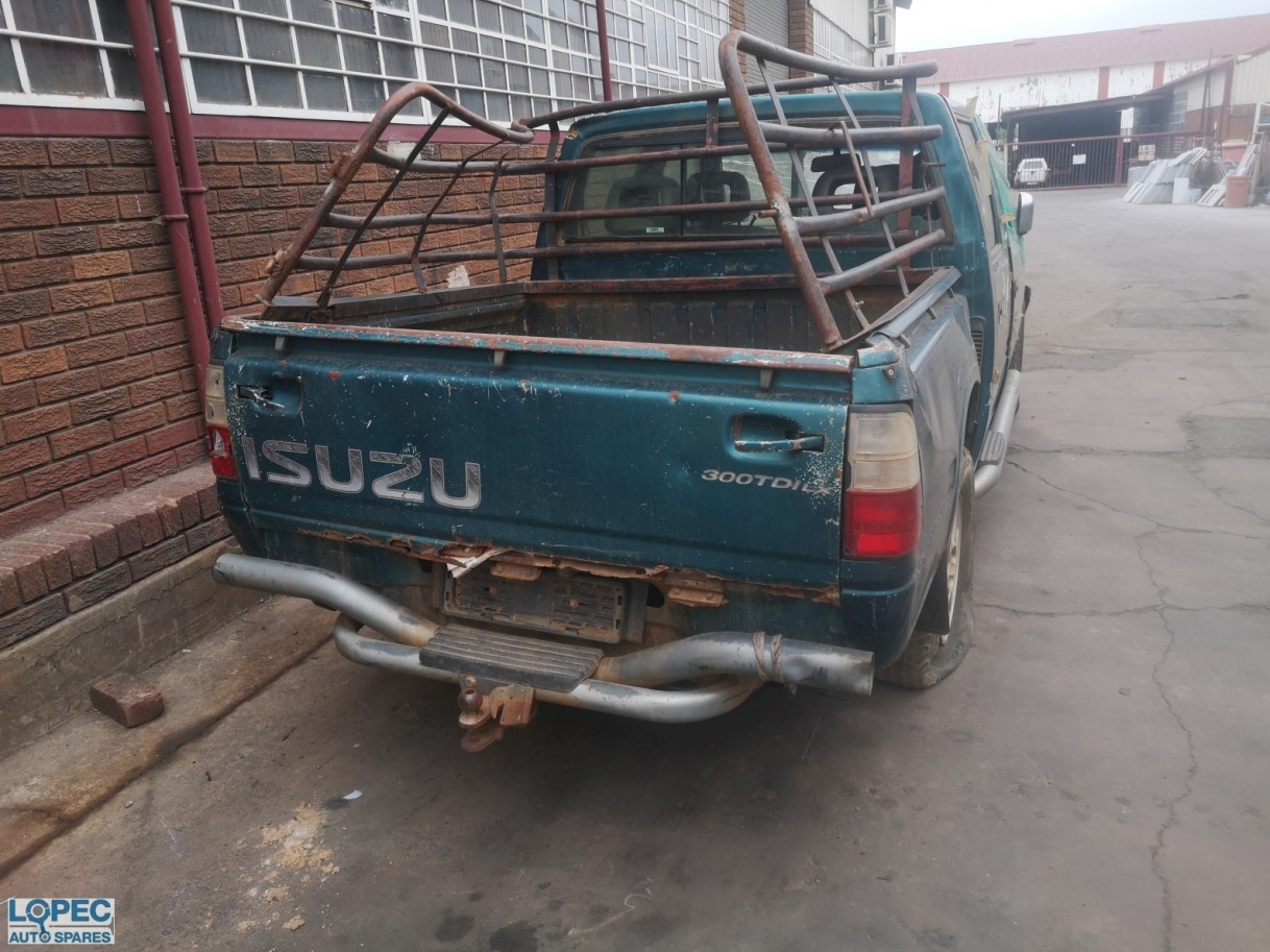 Isuzu  KB300 D/Cab 