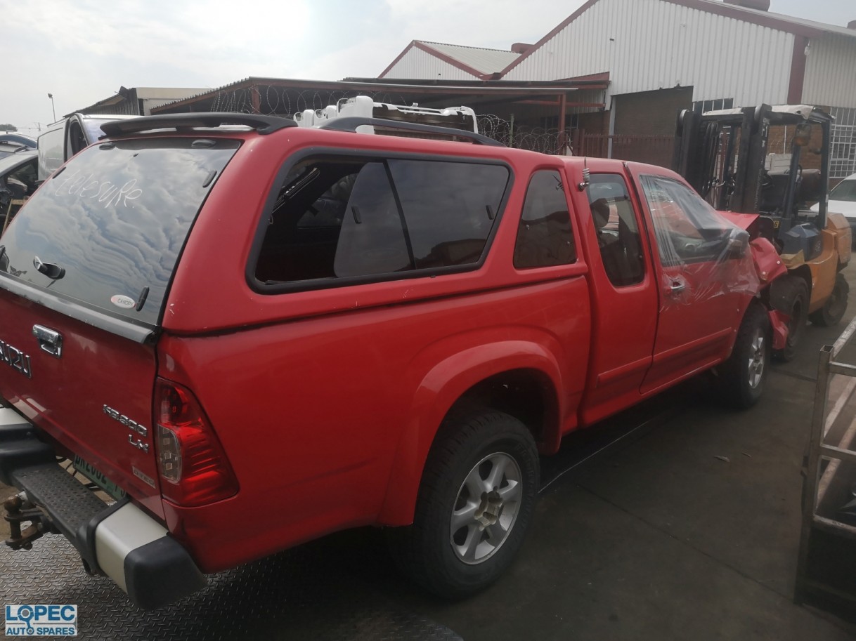 Isuzu  KB300 Dteq E/cab 