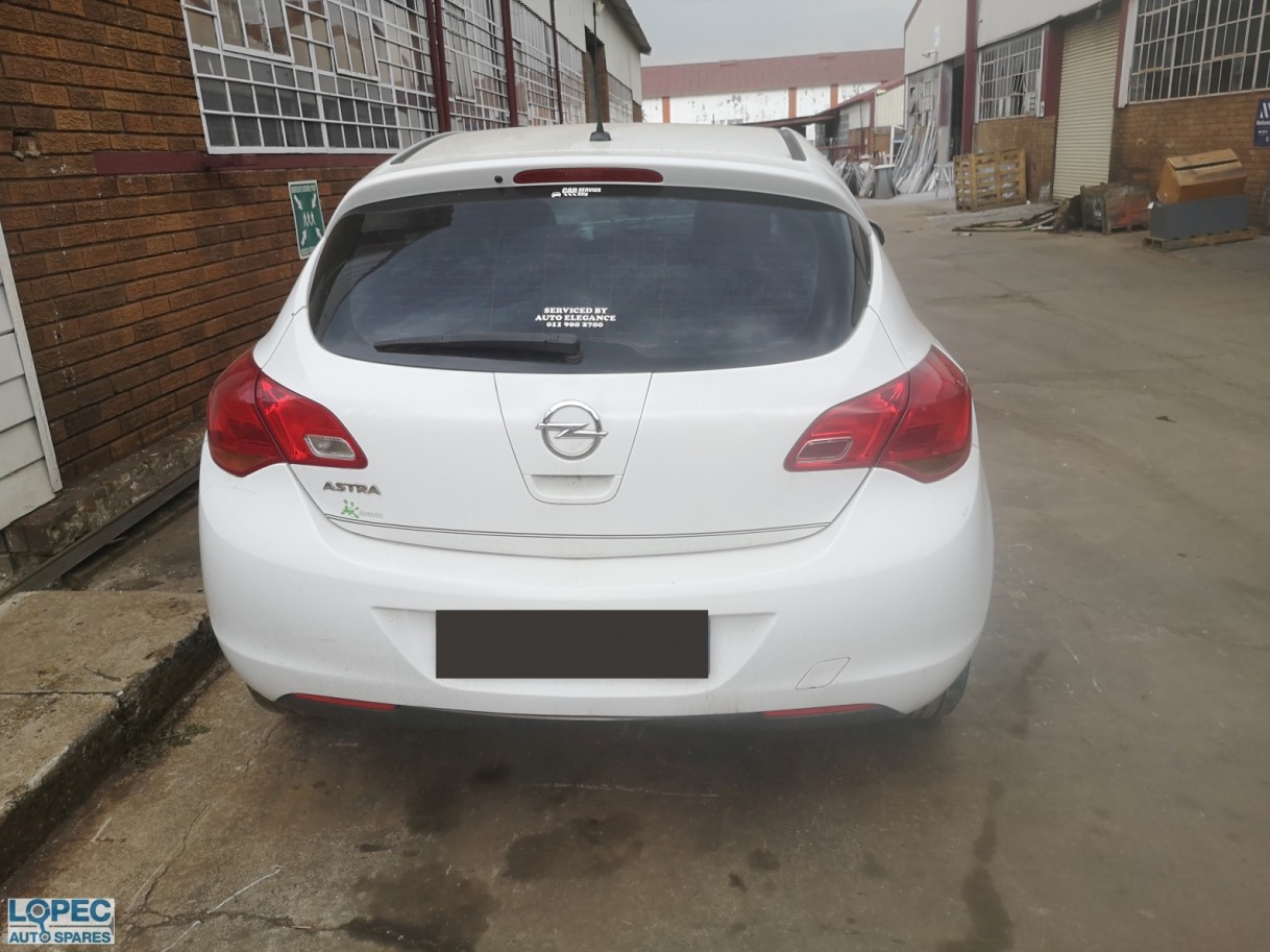 Opel  Astra J