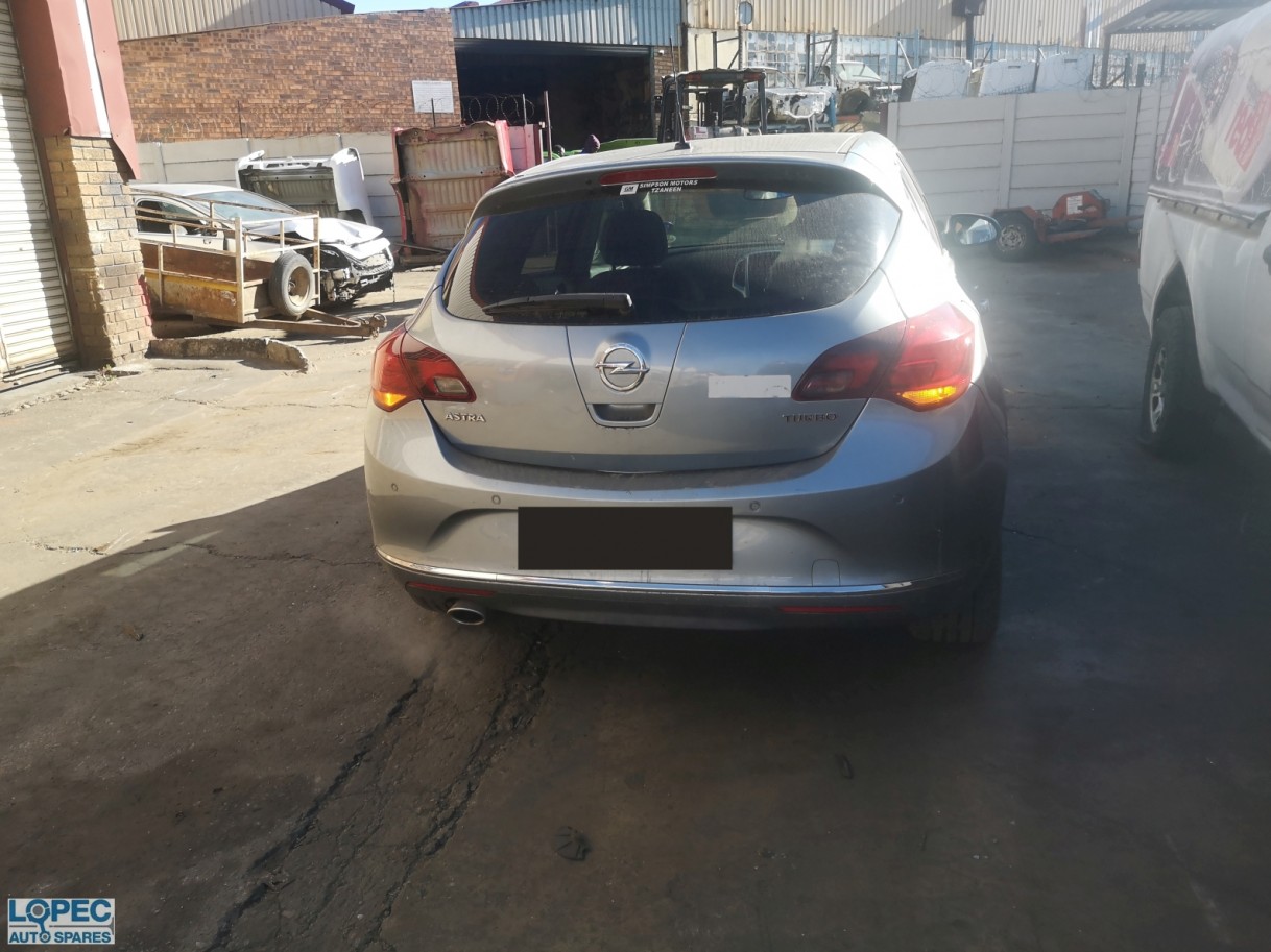 Opel  Astra J
