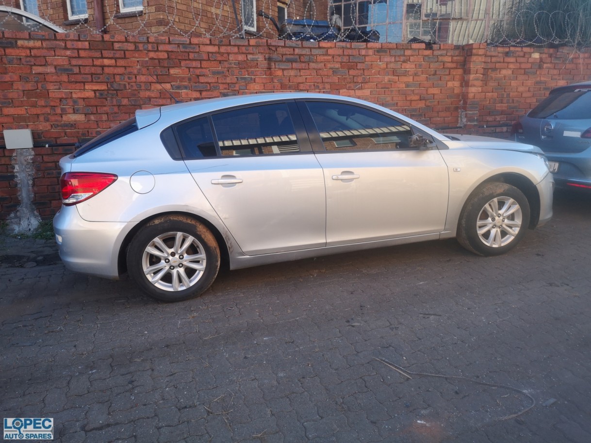 Chevrolet  Cruze 1.6LS 5Dr