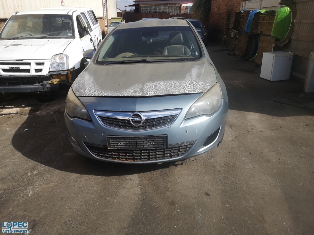 Opel  Astra J 1.6 