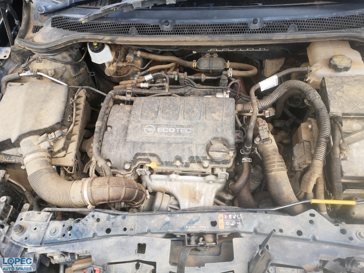 Opel  Astra J 1.4T Sedan 