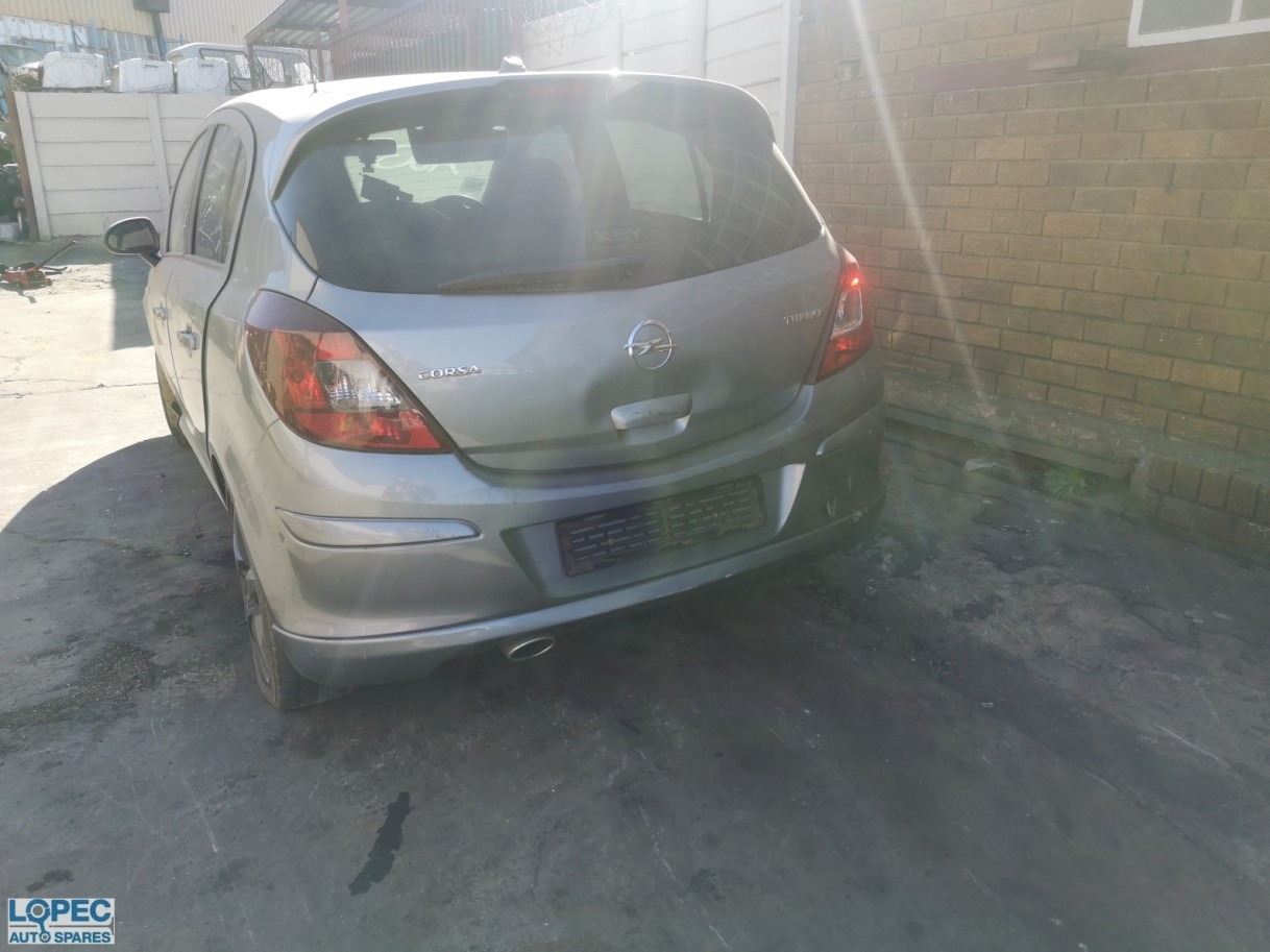Opel  Corsa D 1.6 5dr 