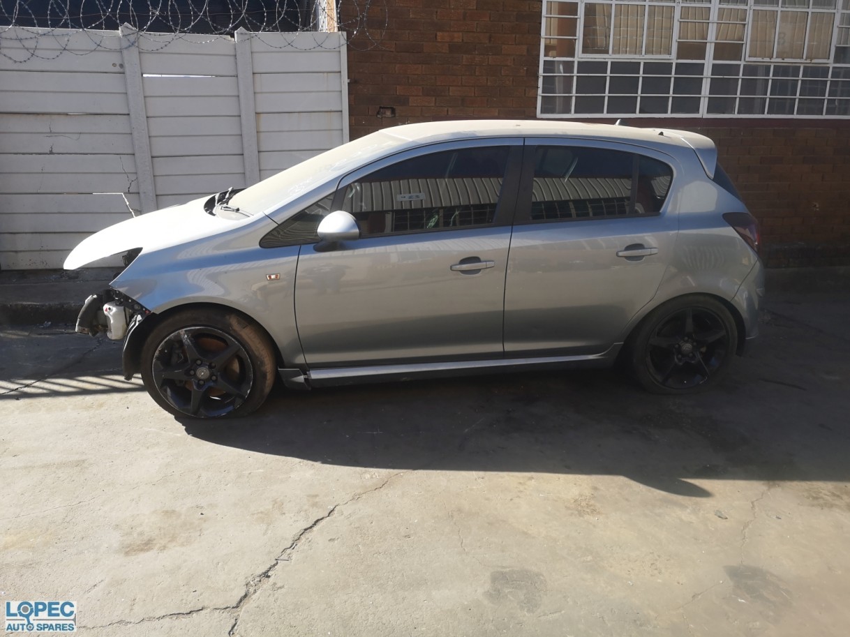 Opel  Corsa D 1.6 5dr 