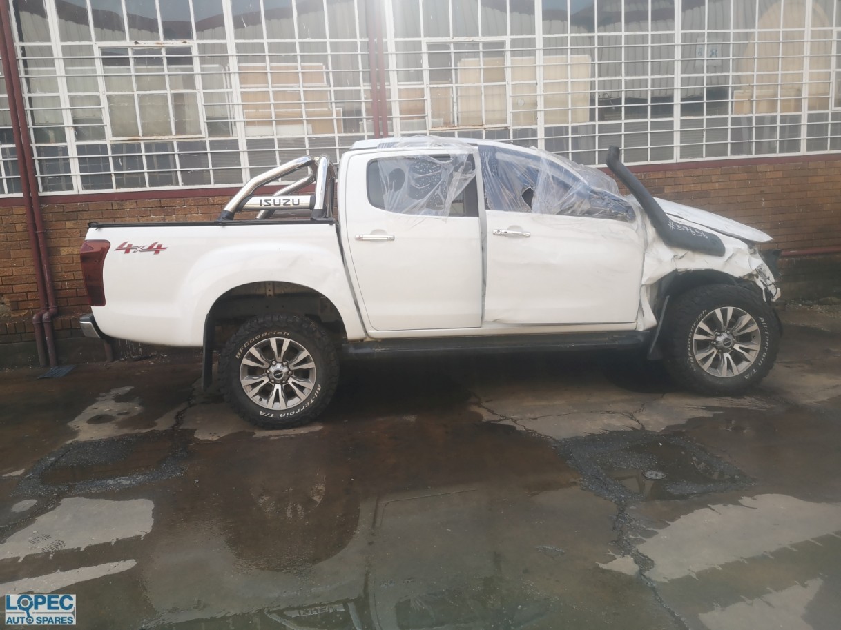 Isuzu  KB300 D-Teq D/cab 4x4