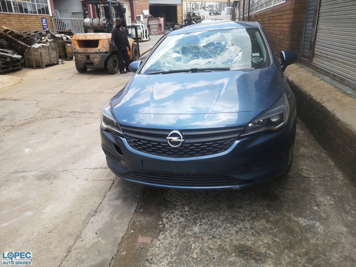 Opel  Astra K 1.0 Essentia 