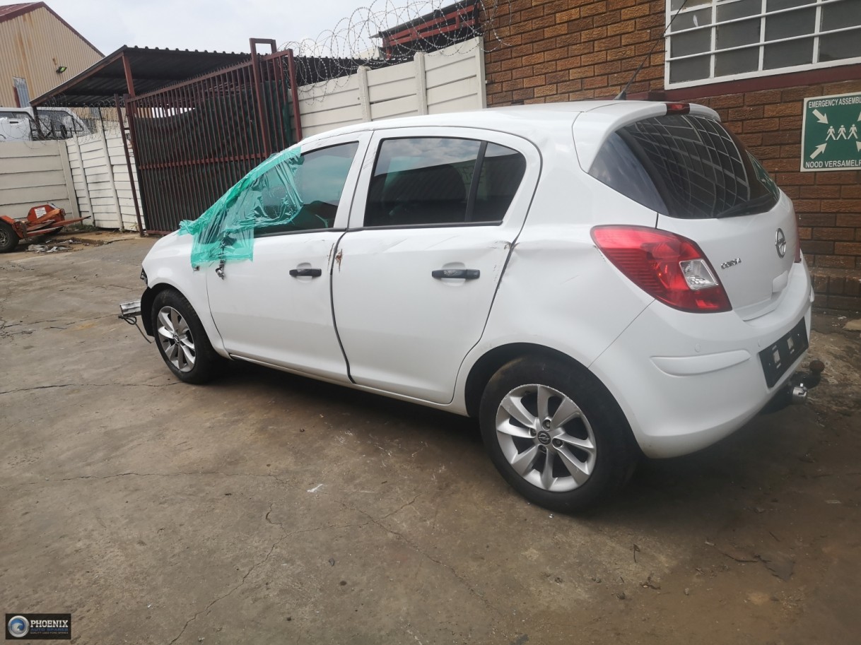 Opel  Corsa D Hatch 