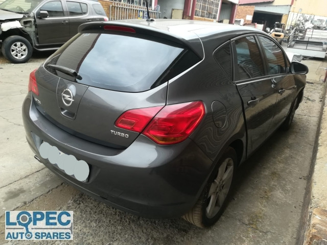 Opel  Astra J