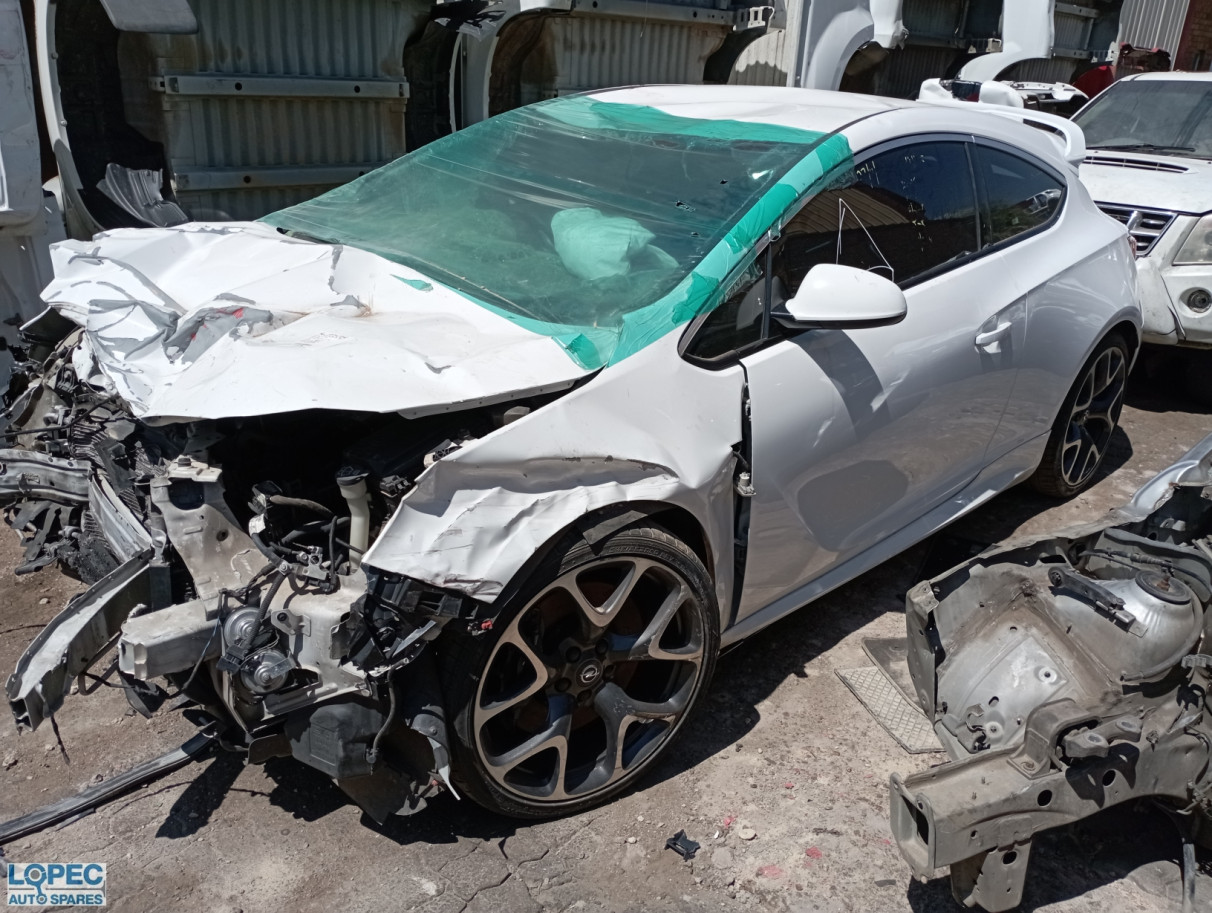 Opel  Astra J OPC 2.0 T 