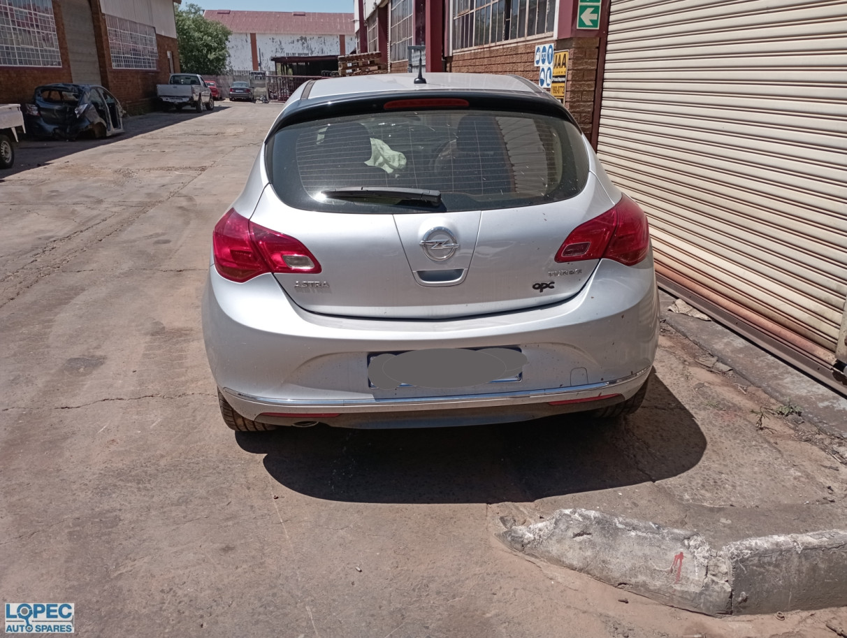 Opel Astra J 1.4T 5dr Hatch 