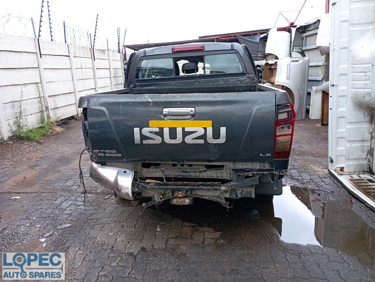 Isuzu  KB300 2016